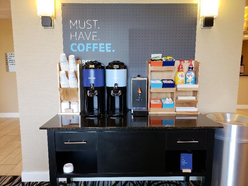 Holiday Inn Express & Suites Marion Northeast By Ihg Экстерьер фото