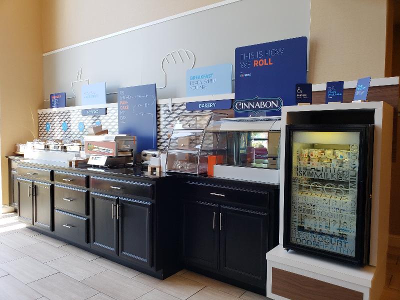 Holiday Inn Express & Suites Marion Northeast By Ihg Экстерьер фото